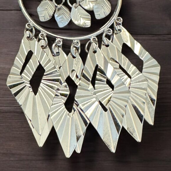 Silver Tone Pierced Earrings Dangling Chandelier Light Weight Hook - Picture 3 of 3